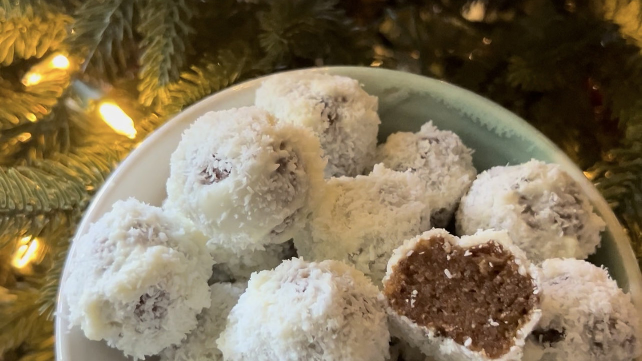 Image of Gingerbread Snowball Bliss balls