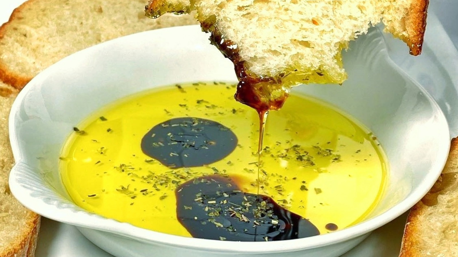 Image of Olive Oil and Balsamic Bread Dip