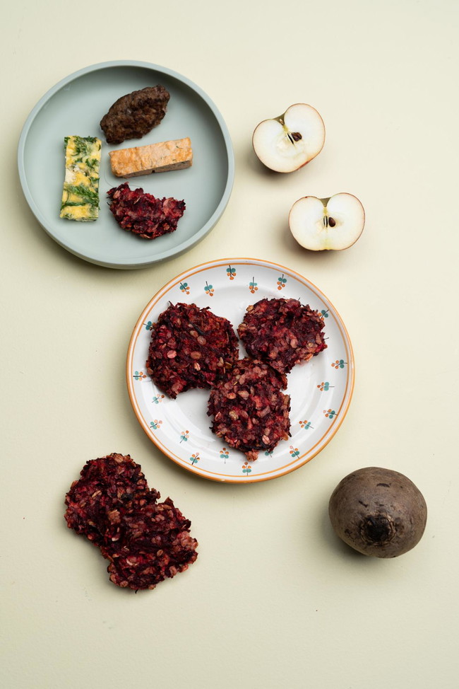 Image of Rödbets-och äppelfritters