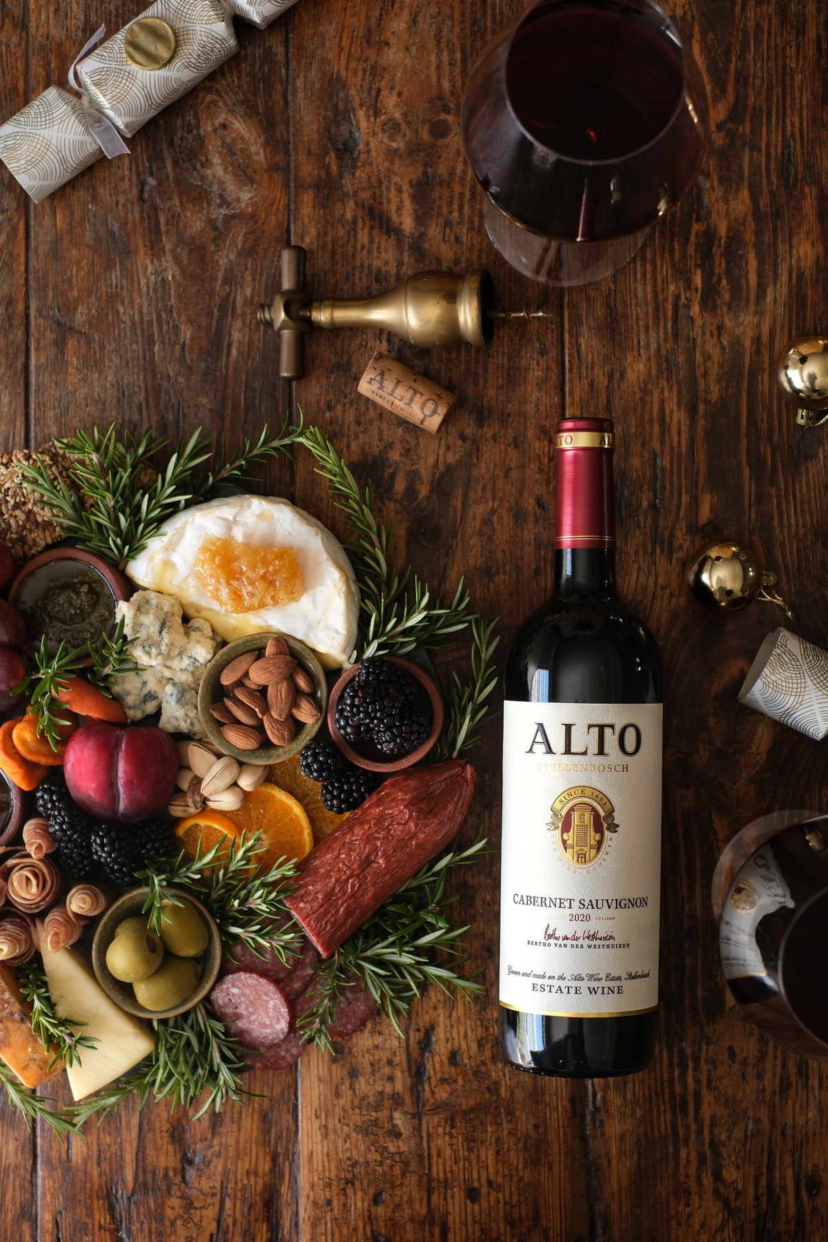 Festive Cheese and Charcuterie Wreath 