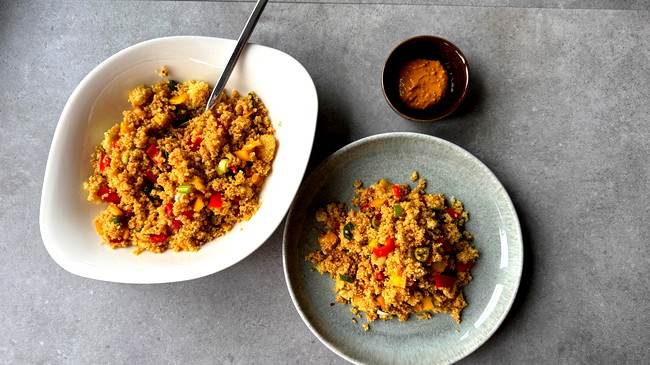 Image of Couscous Salat mit Gemüse & Sambal Senf Dressing