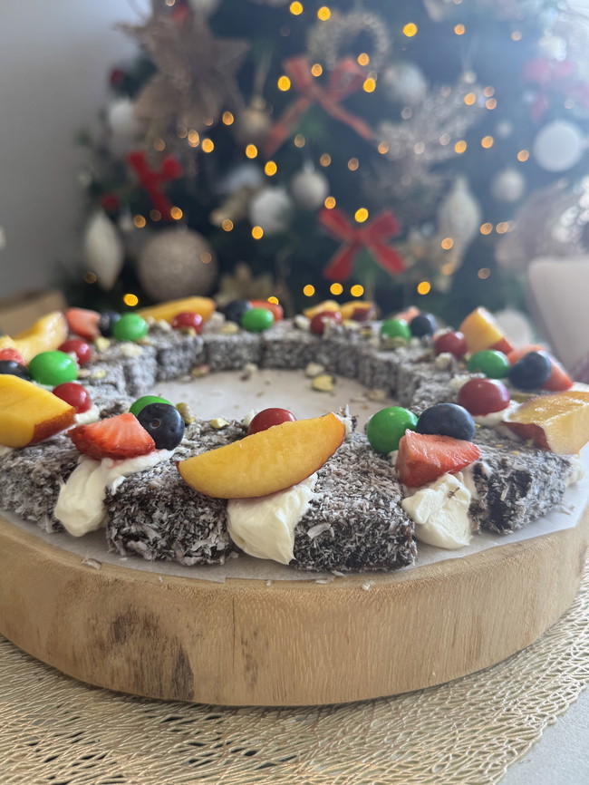 Lamington Wreath Recipe - No Bake Christmas Desserts