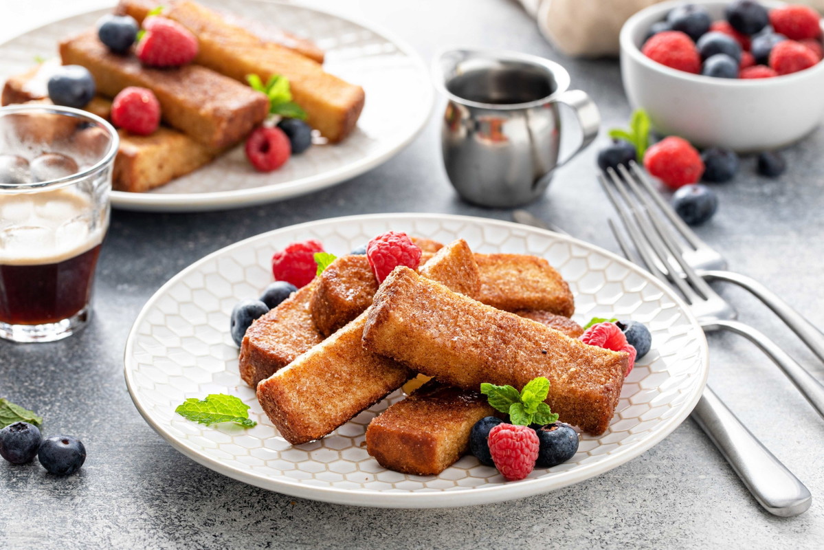 French Toast Sticks & Sausage