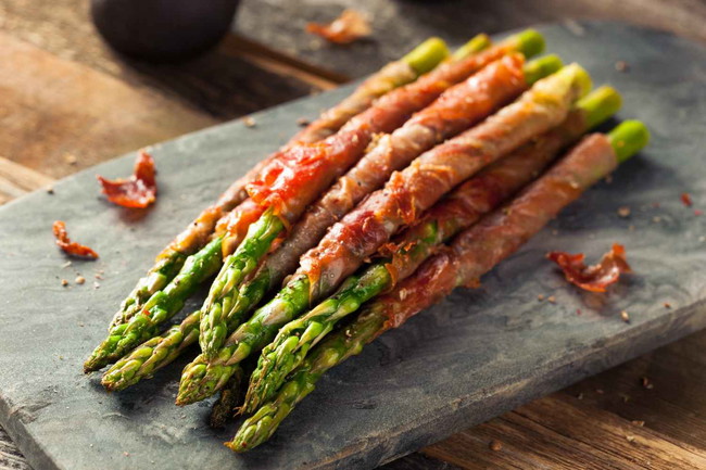 Prosciutto‑Wrapped Asparagus