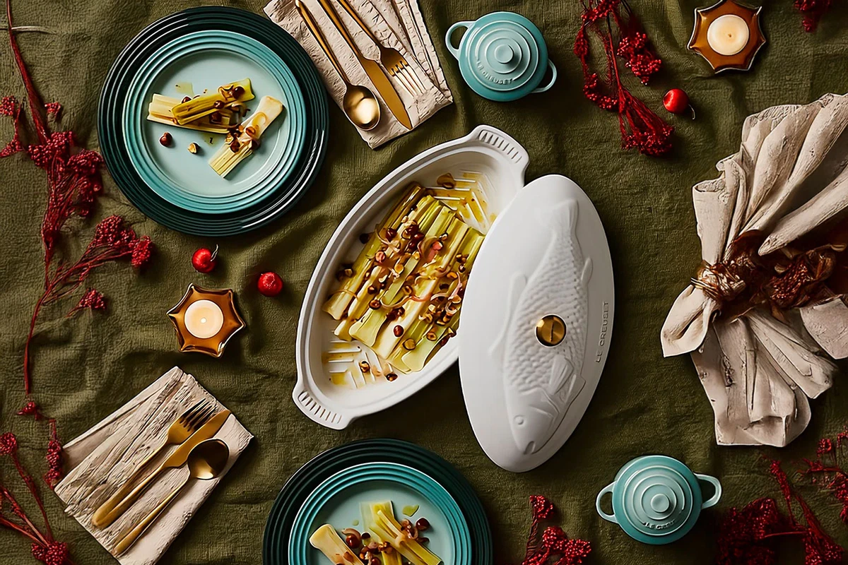 Puerros al horno con chalotas y avellanas