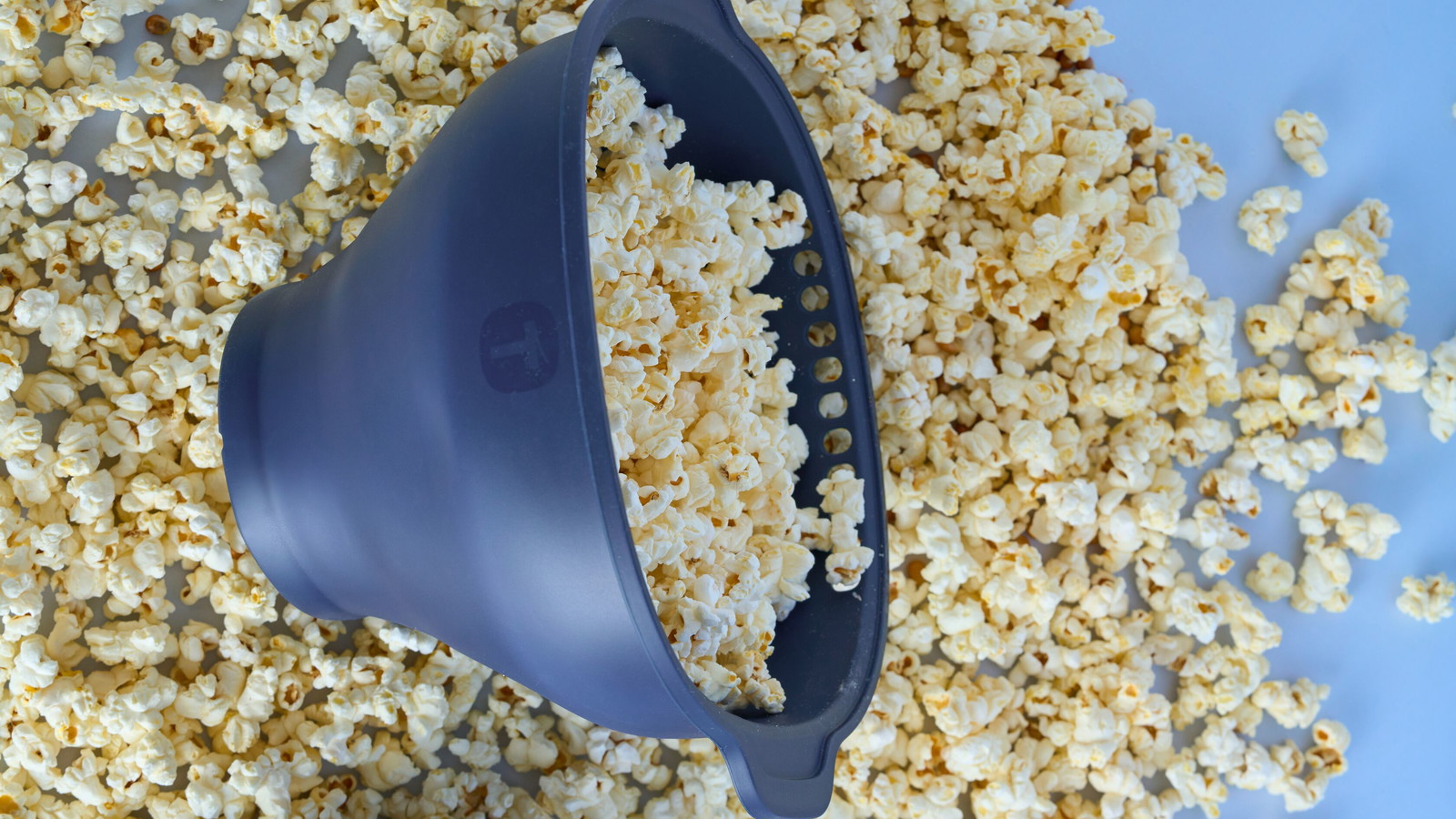 המדריך להכנת פופקורן מושלם במיקרוגל הביתי