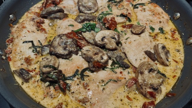 Image of Chicken with Sun Dried Tomatoes and Mushrooms 