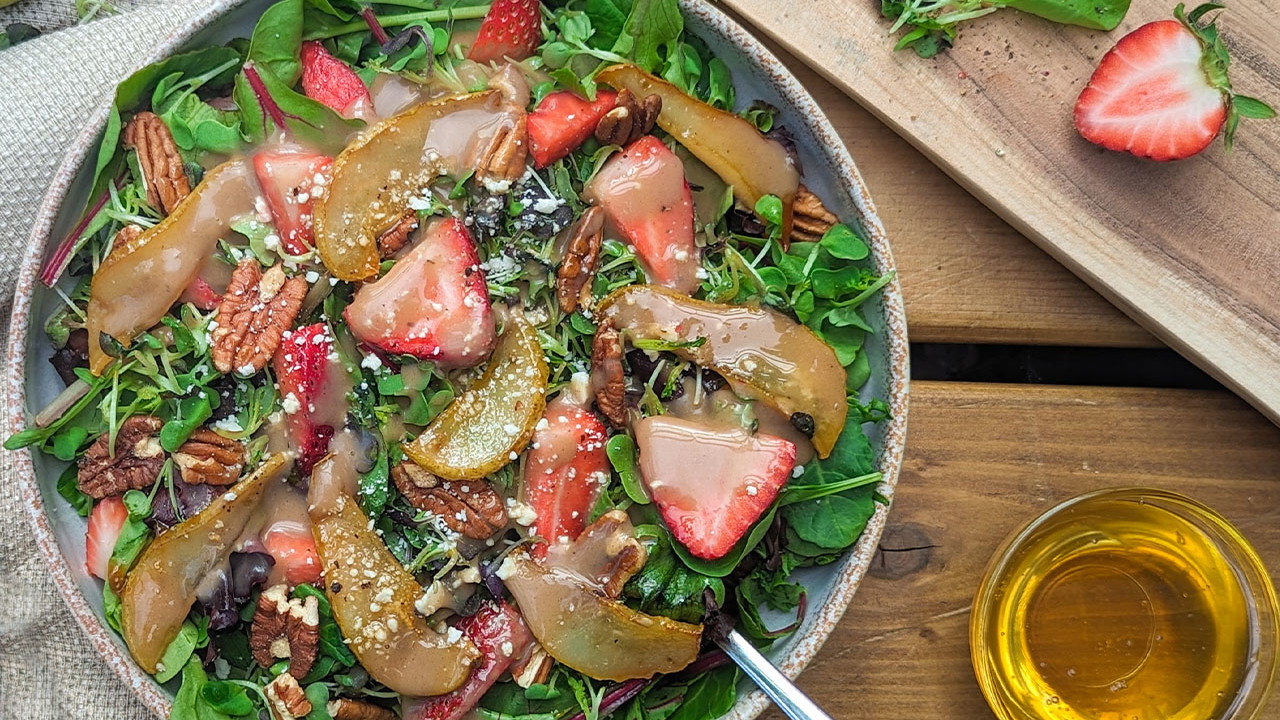 Image of Strawberry and Pear Salad with Balsamic Dressing Recipe