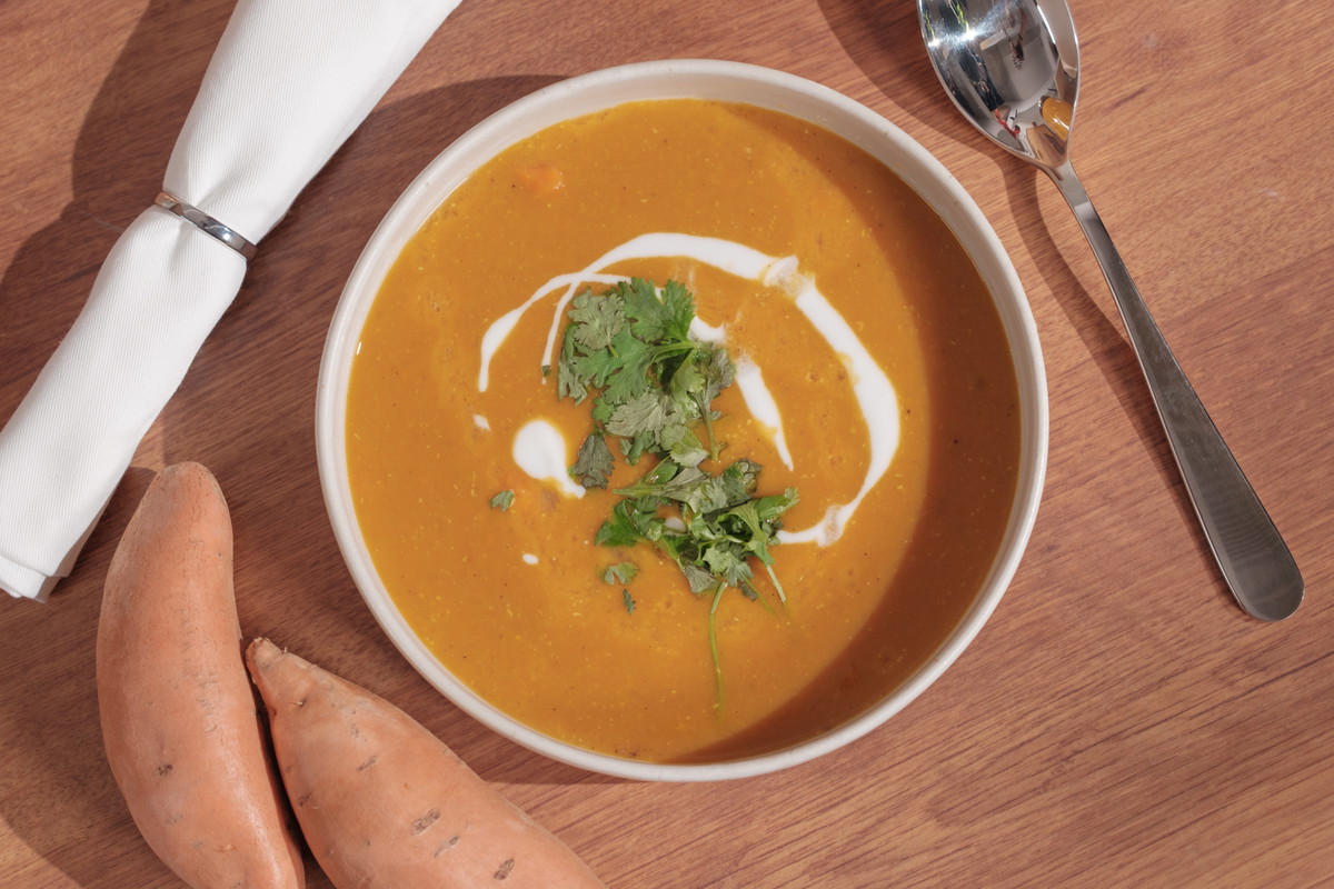 Vegane Süßkartoffelsuppe mit Kokosmilch