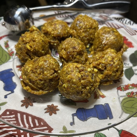 No Bake Saffron Golden Milk Energy Bites