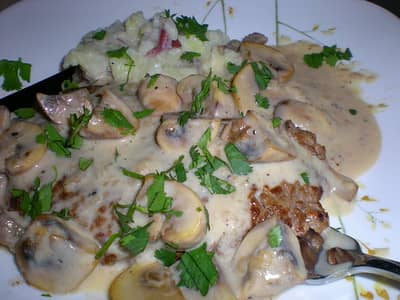 Image of Classic Cube Steak With Mushroom Gravy