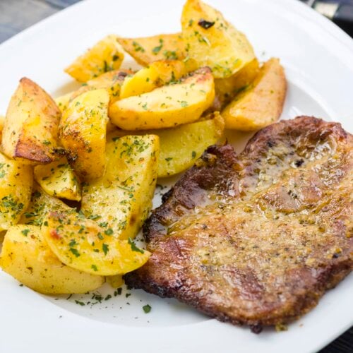 Image of Garlic Steak and Herb Potatoes Recipe