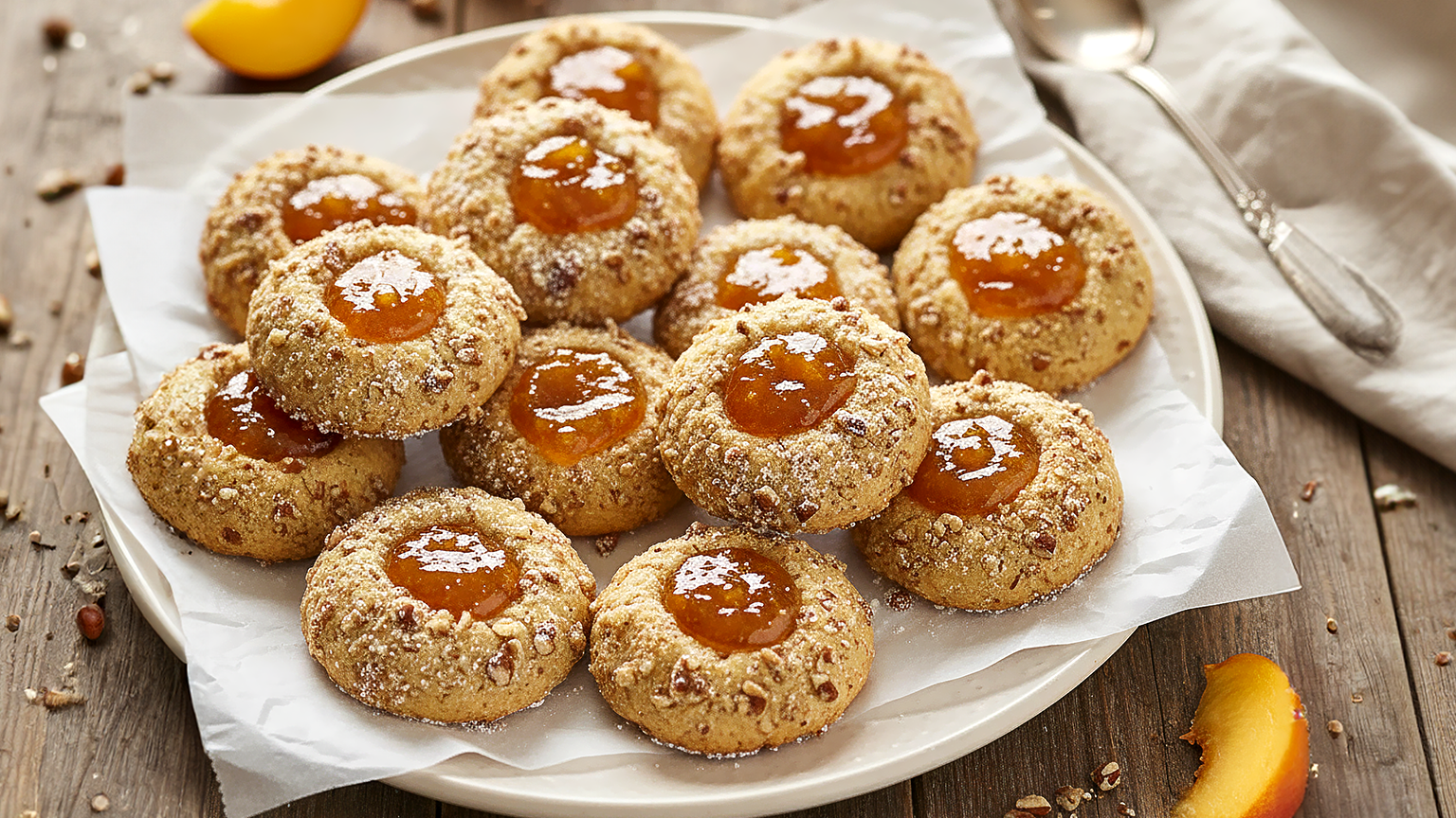 Peach Amaretto Thumbprint küpsised