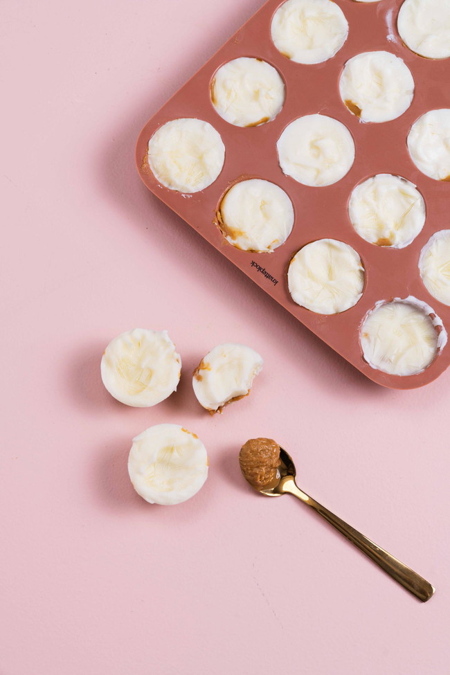 Image of Snacksbitar med banan, jordnöt & yoghurt