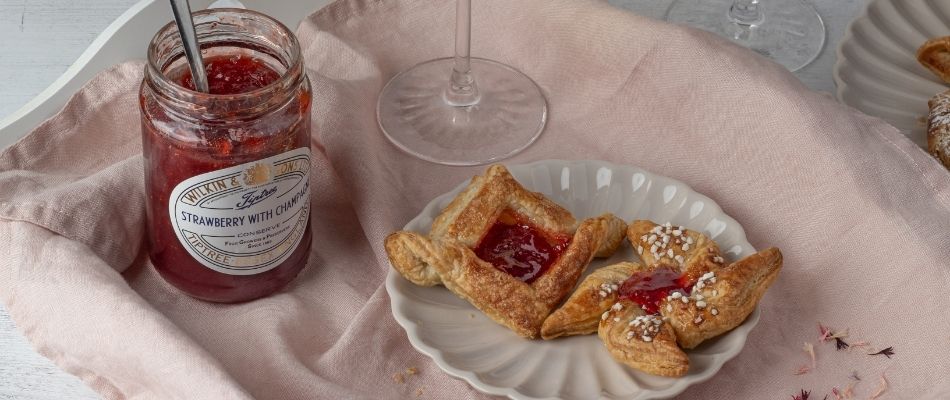 Easy Strawberry and Champagne Breakfast Pastries