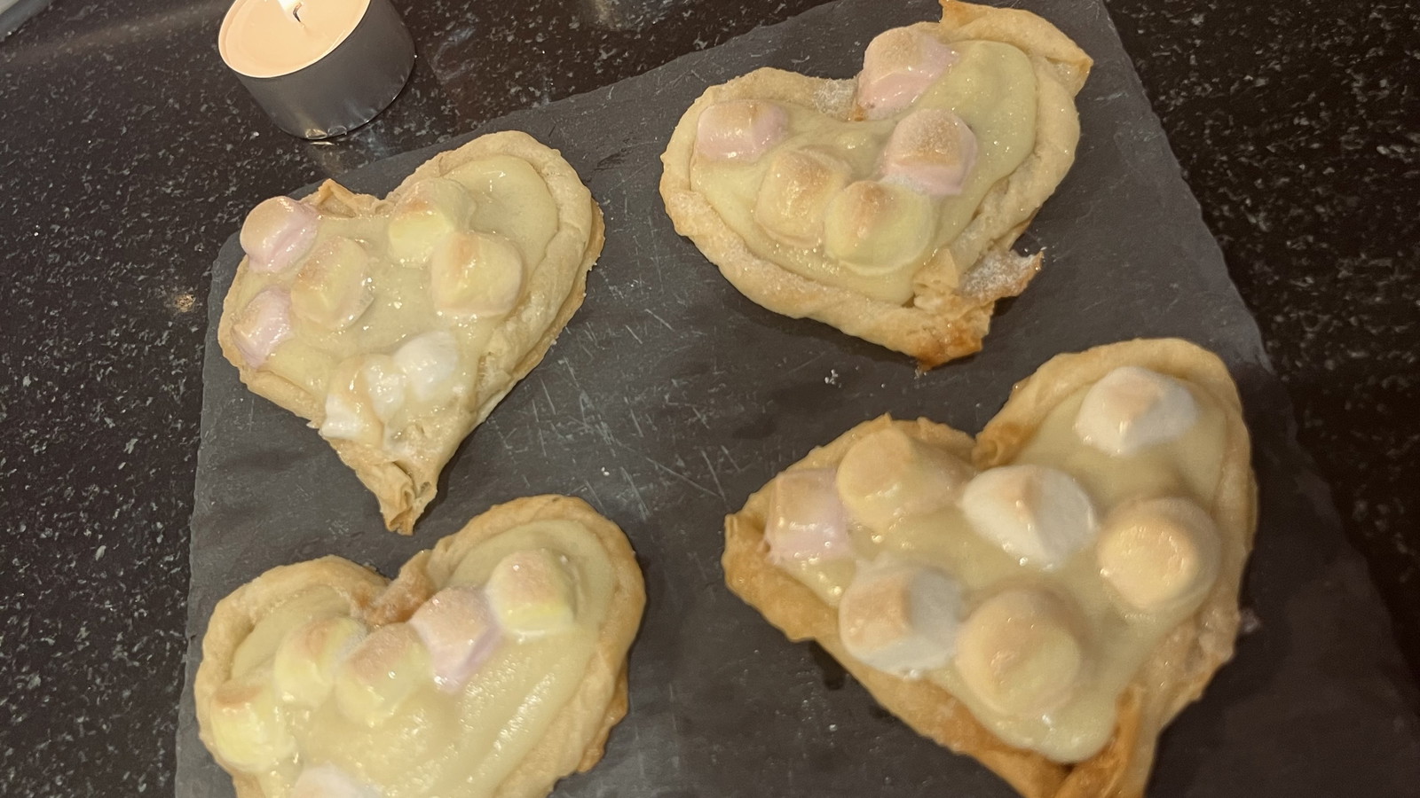 VALENTIJN KOEKJES l spring roll deeg & custard 🩷