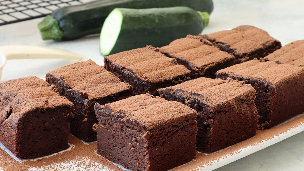 Image of Paleo chocolate and zucchini blender brownie