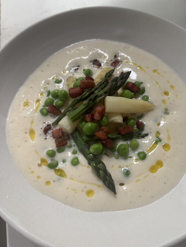 Raviolo Al Tuorlo med Parmesansauce