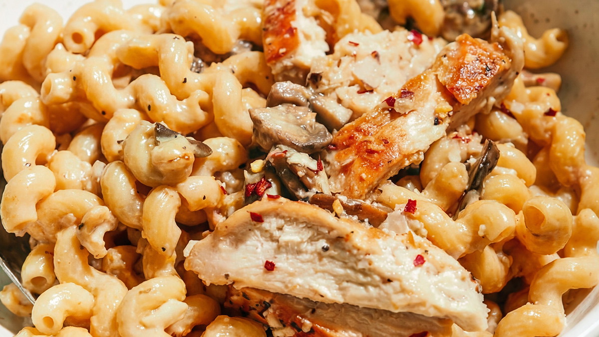 Creamy Mushroom Chicken Cavatappi Recipe