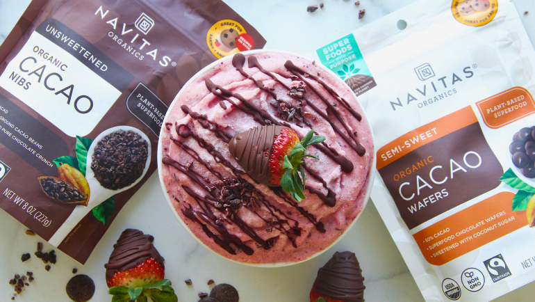 Image of Chocolate-covered Strawberry Smoothie Bowl