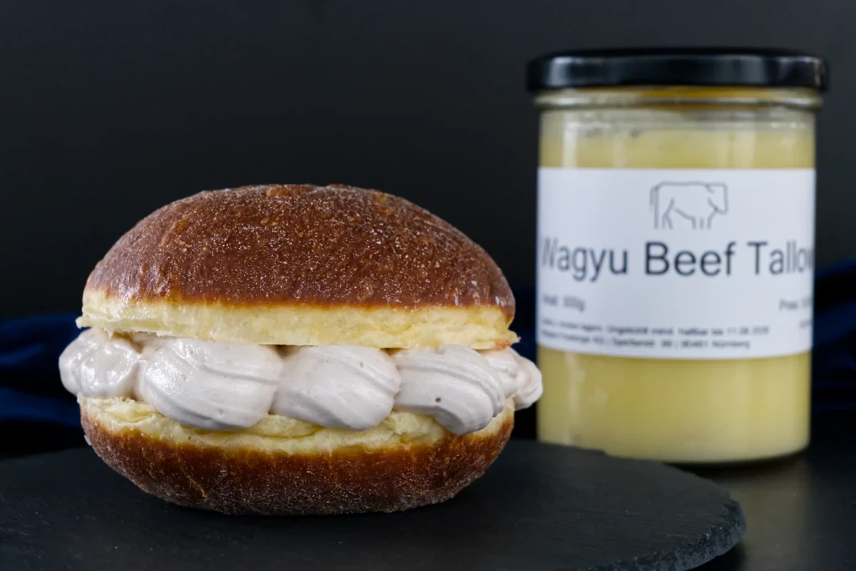 Süße Wagyu-Erdbeer-Creme