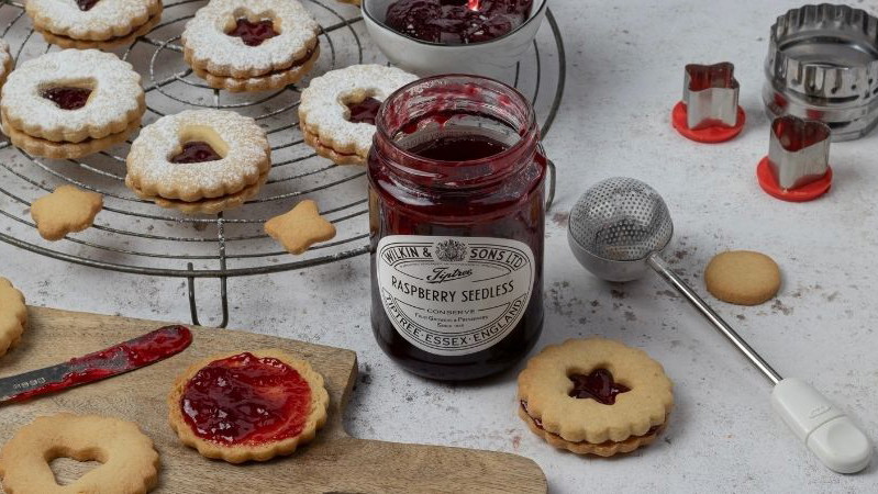 Raspberry Sandwich Cookies