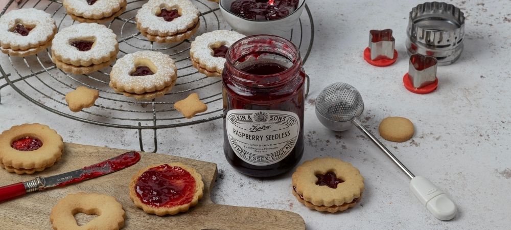 Raspberry Sandwich Cookies