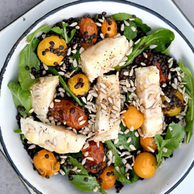 Bacalao con lentejas negras