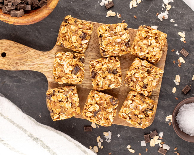 Image of No-Bake Chocolate Oat Energy Bites (Freezer-Friendly)