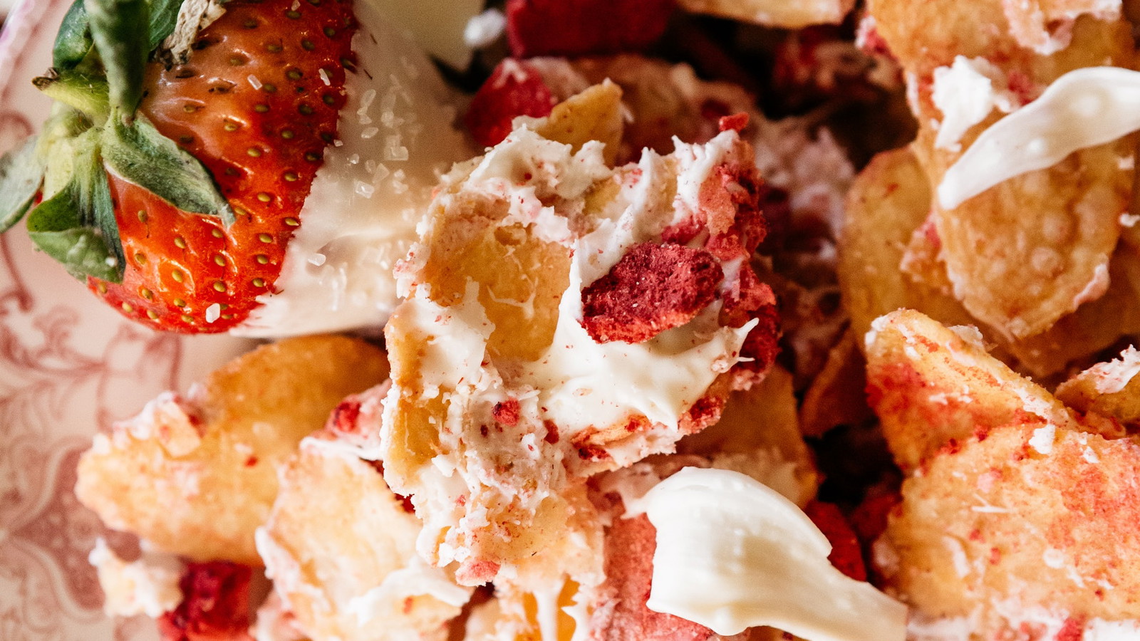 Image of White Chocolate & Strawberry Vandy Bark