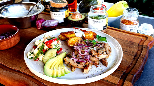 Image of Duroc-Nacken mit Kartoffelecken & Dip