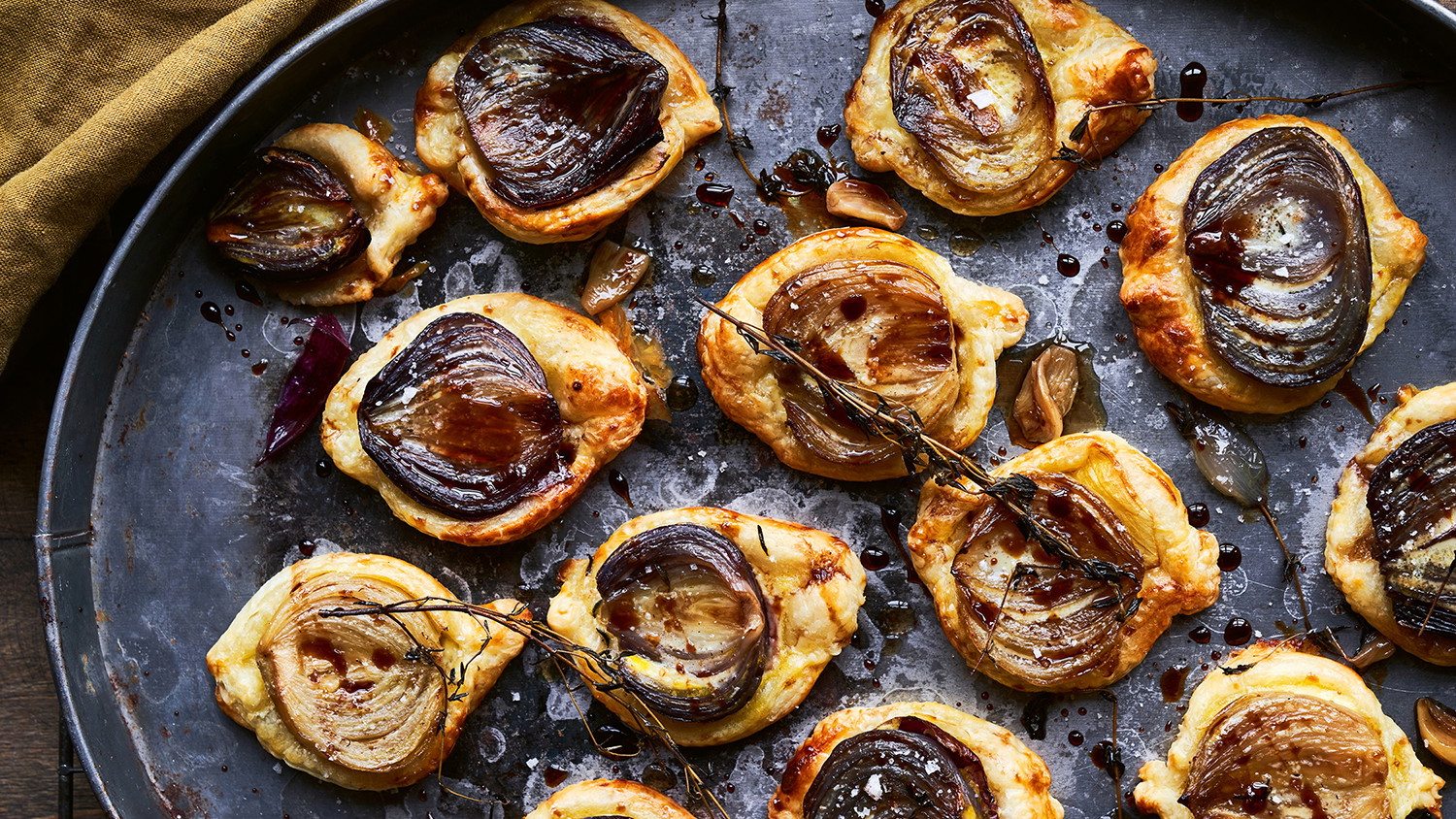Red Onions in Puff Pastry