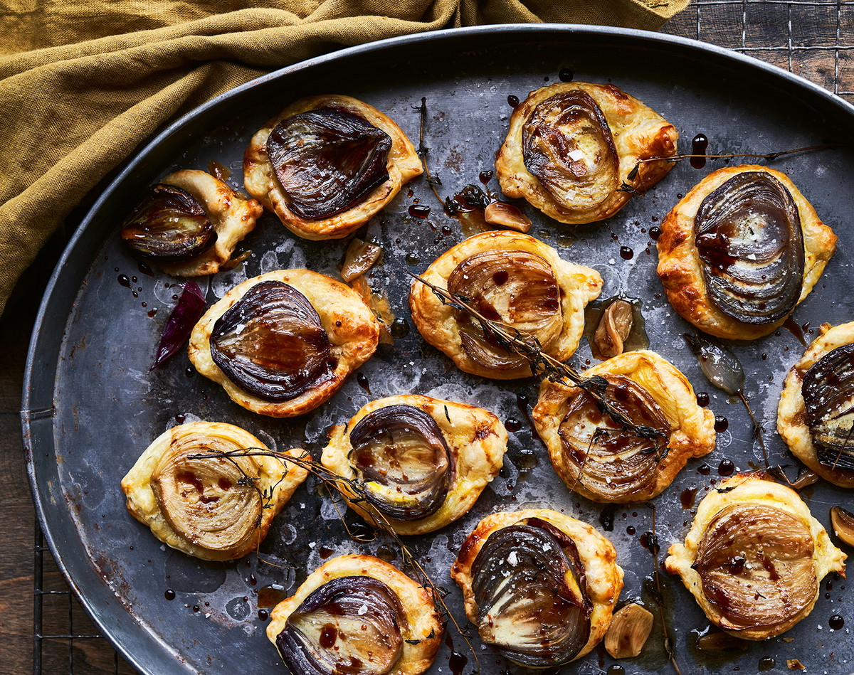 Red Onions in Puff Pastry
