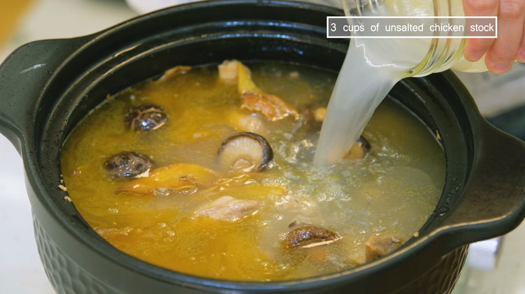 Image of Add 1 cup of rice wine, 1 cup of mushroom-soaking...
