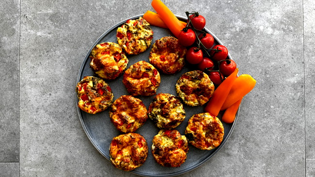 Image of Frühstücksmuffins - mediterran mit Gemüse & Käse