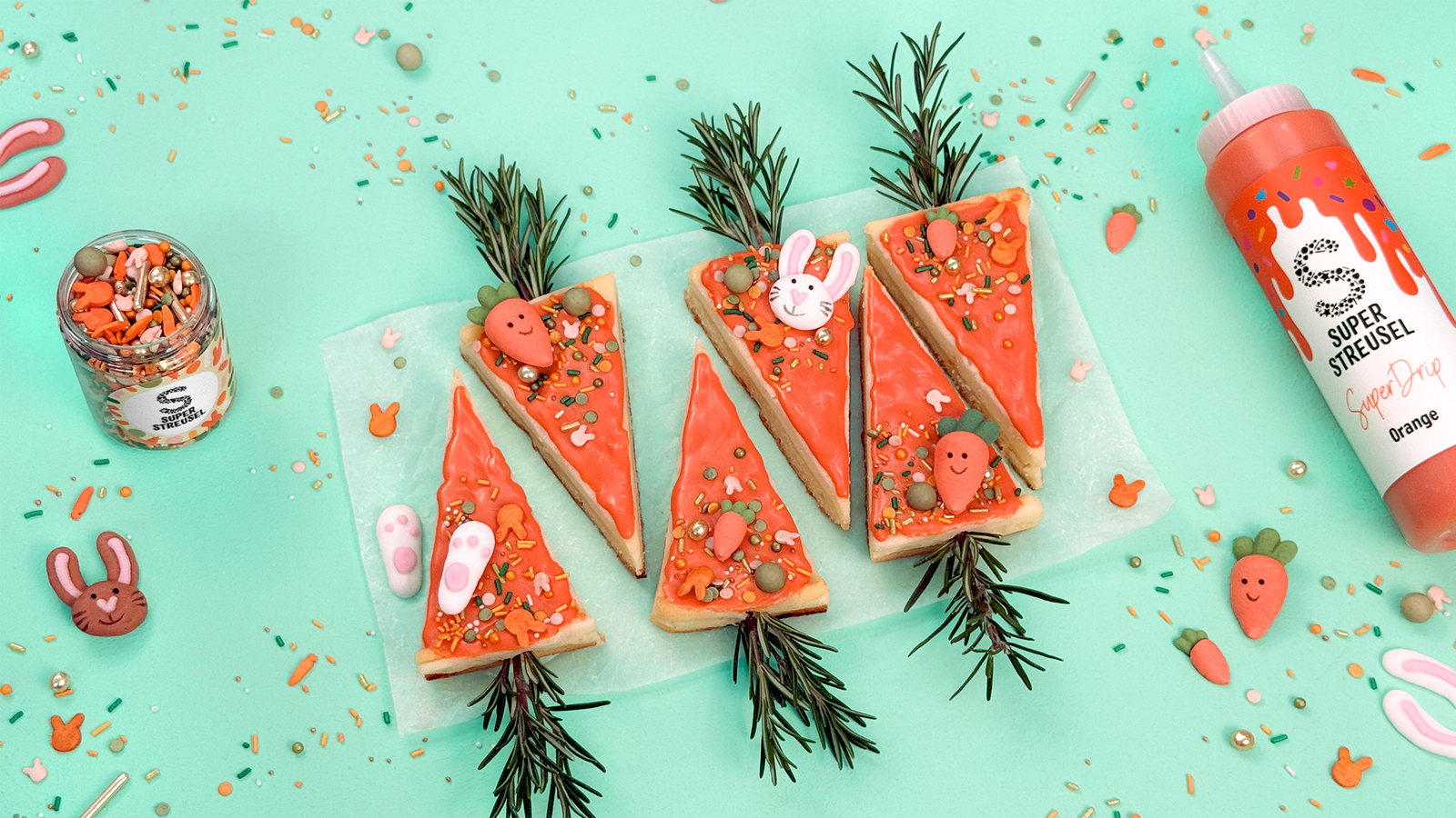 Käsekuchen als Karotten dekoriert mit Produkten von Super Streusel 