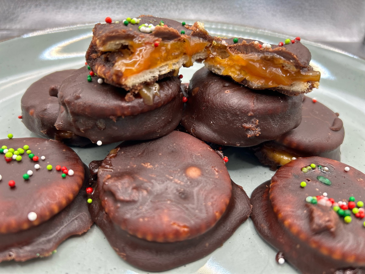 Caramel Ritz Cookies