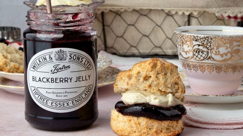 Image of Apple Scones with Blackberry Jelly