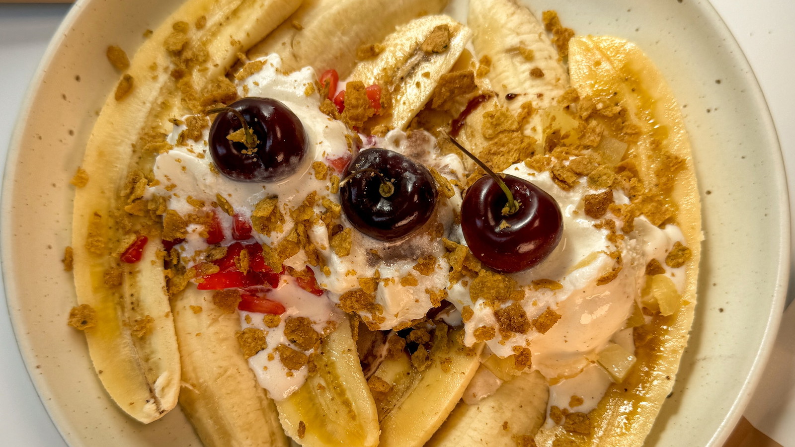 Banana Split with a warm, stone-ground cinnamon crunch that perfectly complements the melting ice cream and fresh fruit