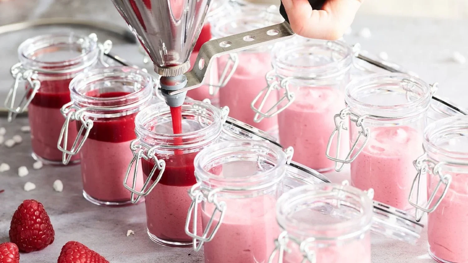 Image of Mousse de frambuesa con su coulis