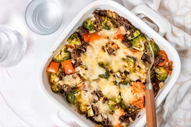 koolhydraatarme cheesy gehaktschotel met broccoli en kaas uit de oven