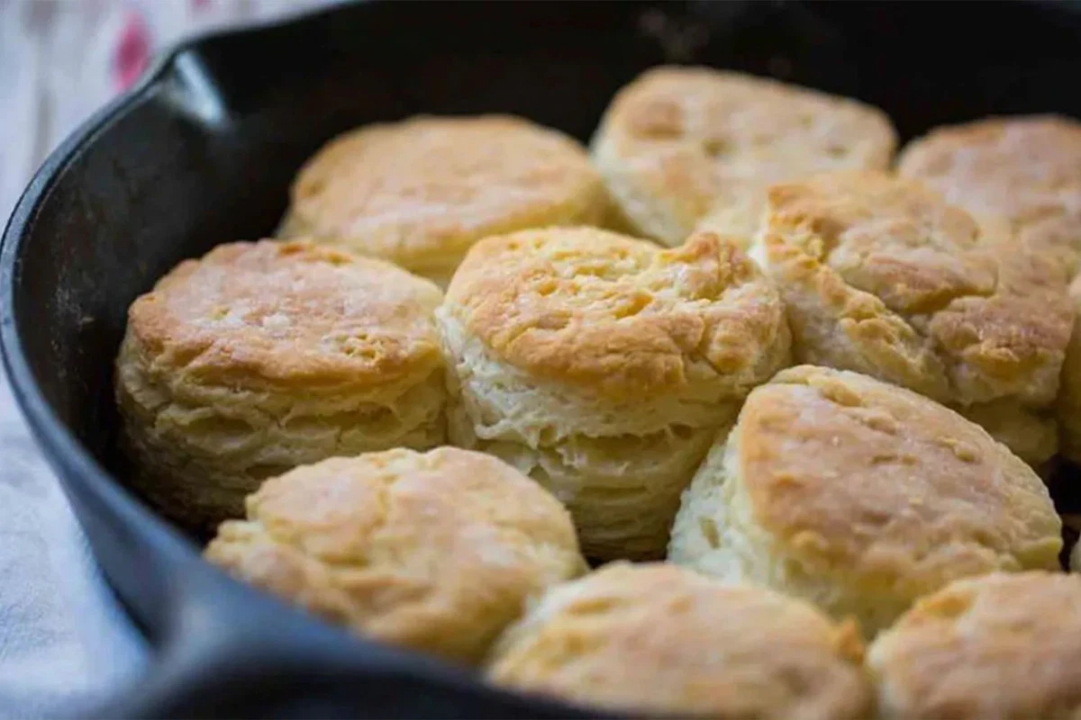Buttermilk biscuits (panecillos americanos)