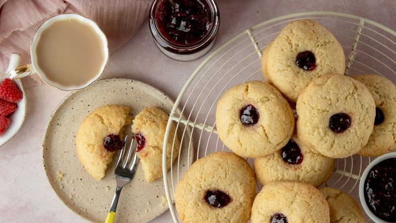 “Sweet Tip” Raspberry buns
