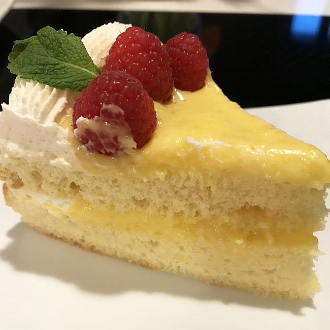 Image of Light Lemony Sponge Cake