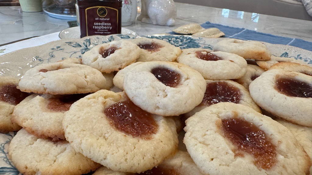 Image of Raspberry Cream Cheese Thumbprint Cookies 