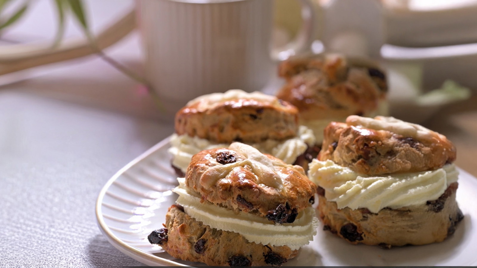 Hot Cross Bun Scones