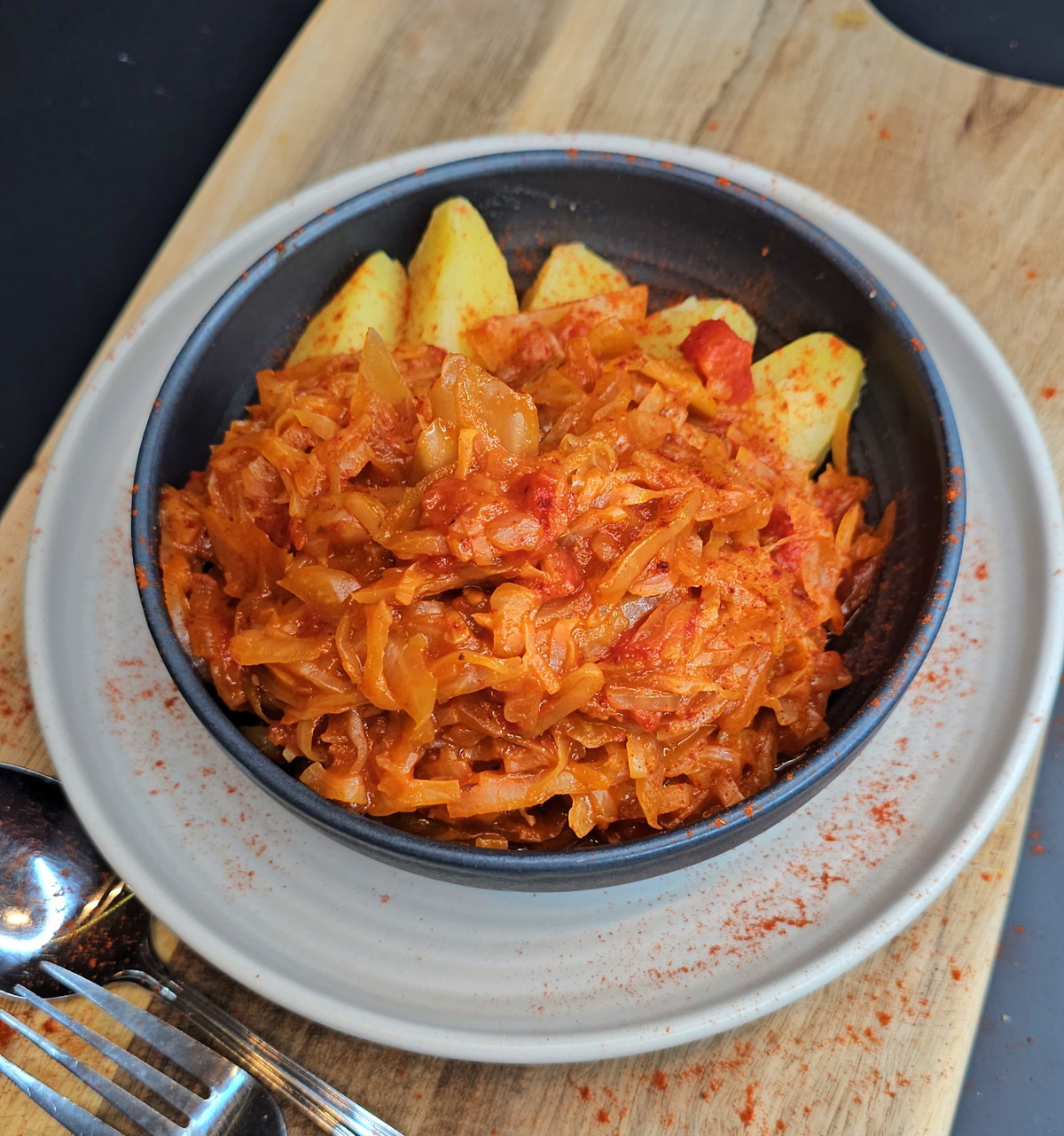 Herzhaftes Tomatenkraut aus dem Topf