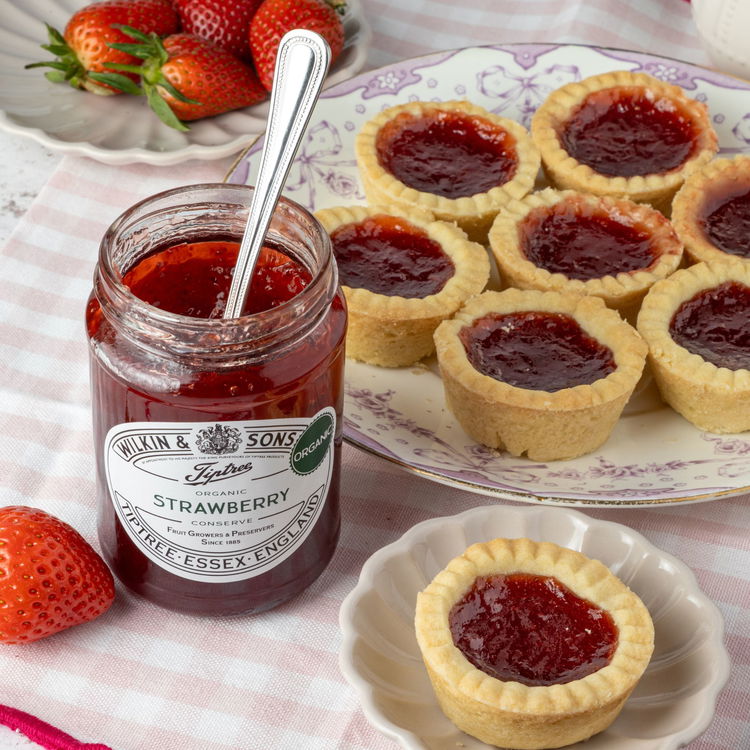 Image of If serving the tarts warm take a cold tart and...