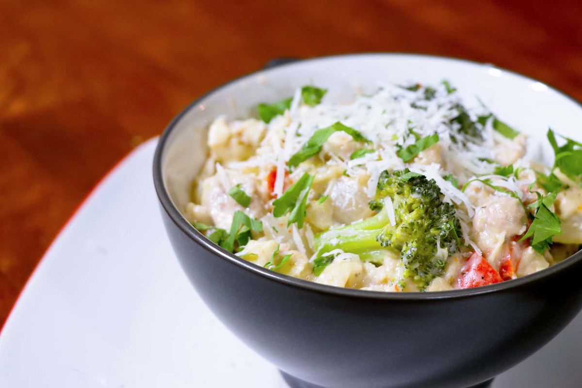 Slow Cooker Alfredo Chicken Thighs