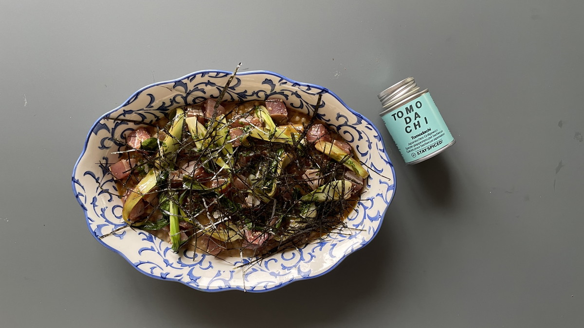 Thunfisch mit Miso, Pak Choi & Algen auf Perlgraupen-Risotto